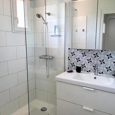 Guest house Chambres D'hotes Avec Piscine Bordeaux